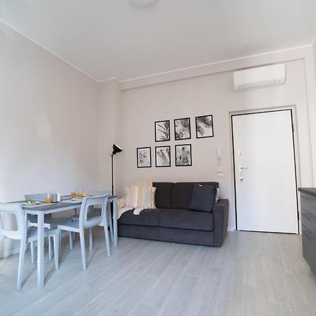 Easylife - Accogliente Residenza A Due Passi Dal Duomo Appartement Milaan Buitenkant foto